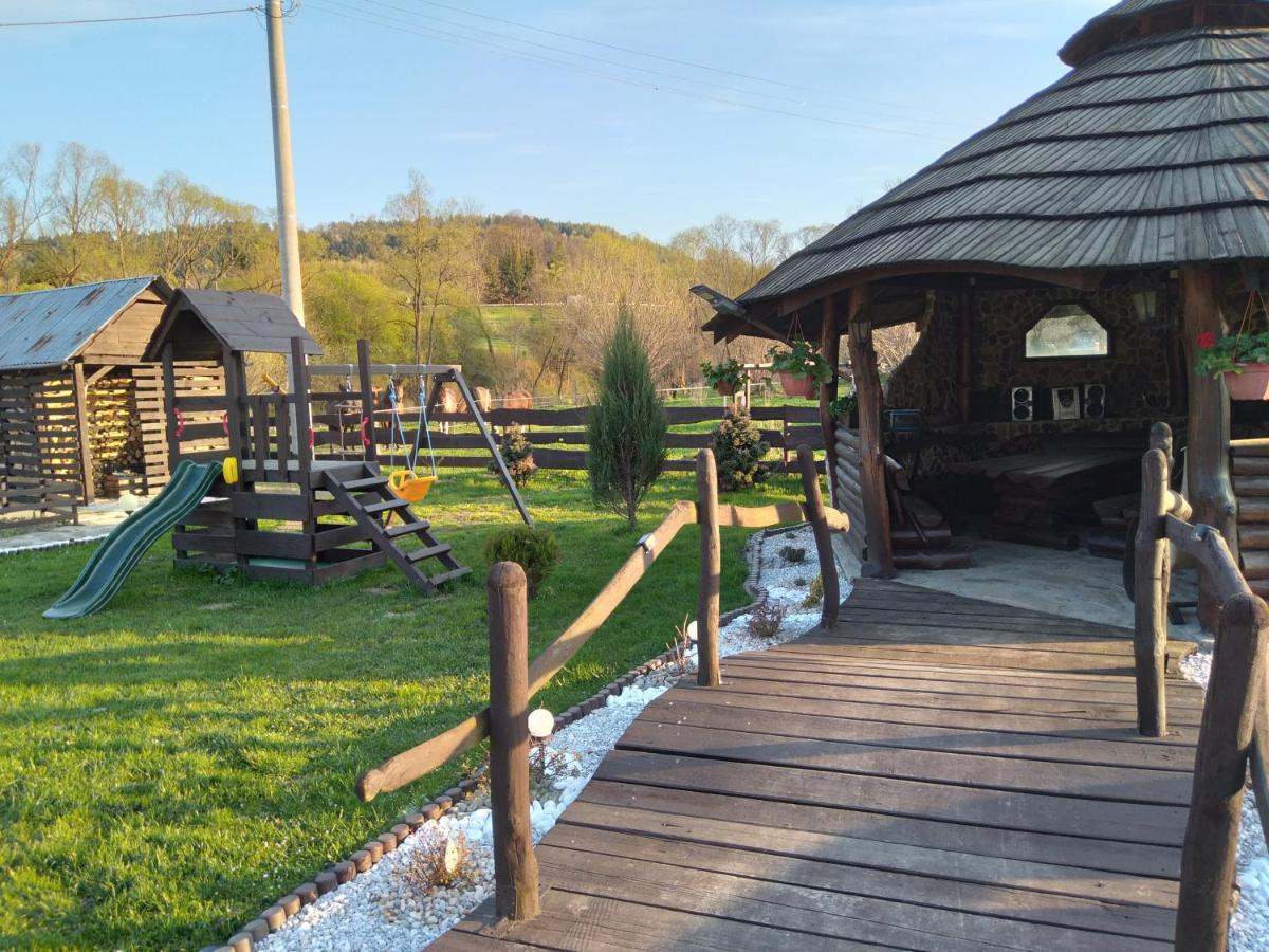 Domek Na Prerii Villa Ustrzyki Dolne Exteriör bild
