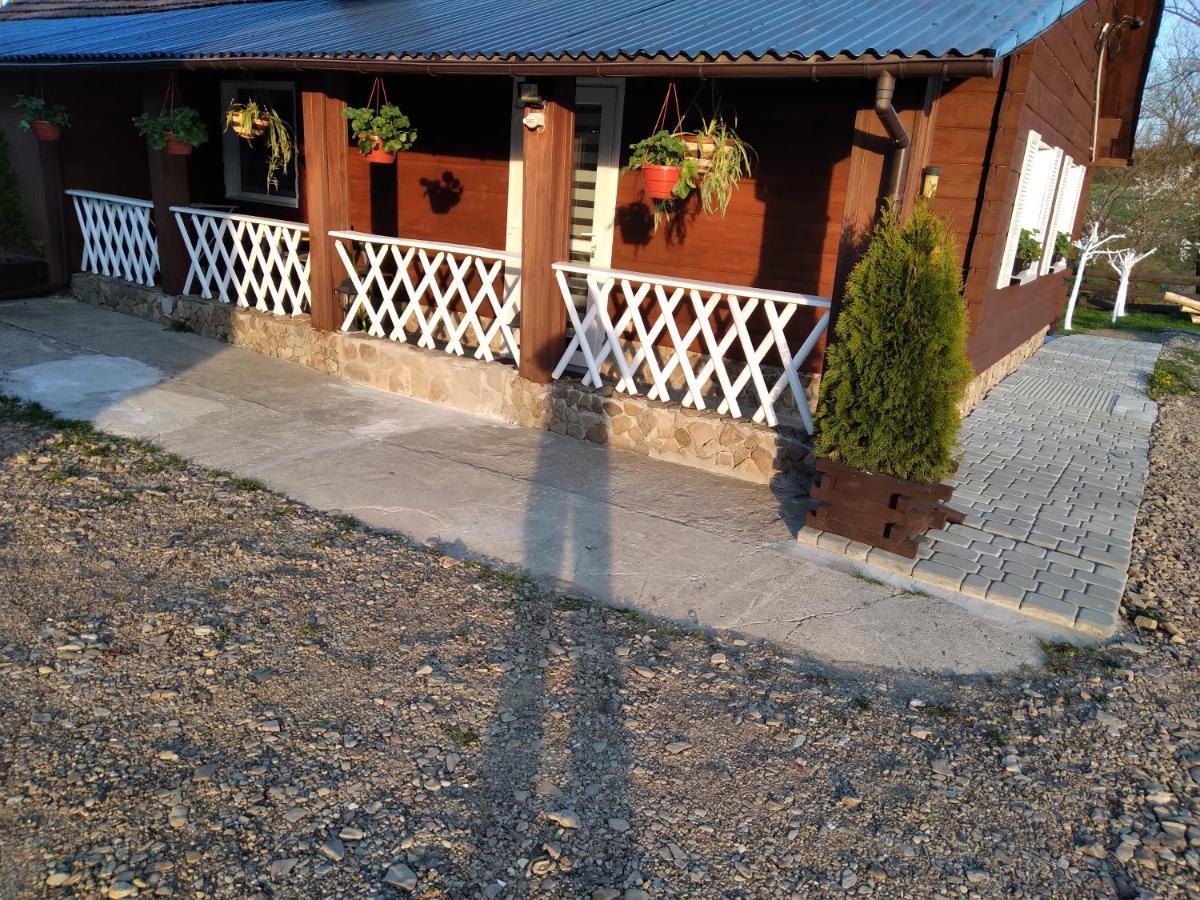 Domek Na Prerii Villa Ustrzyki Dolne Exteriör bild