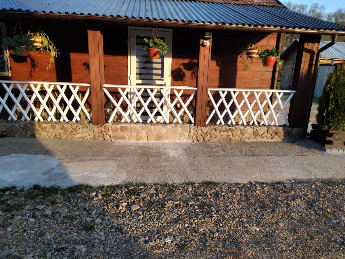 Domek Na Prerii Villa Ustrzyki Dolne Exteriör bild