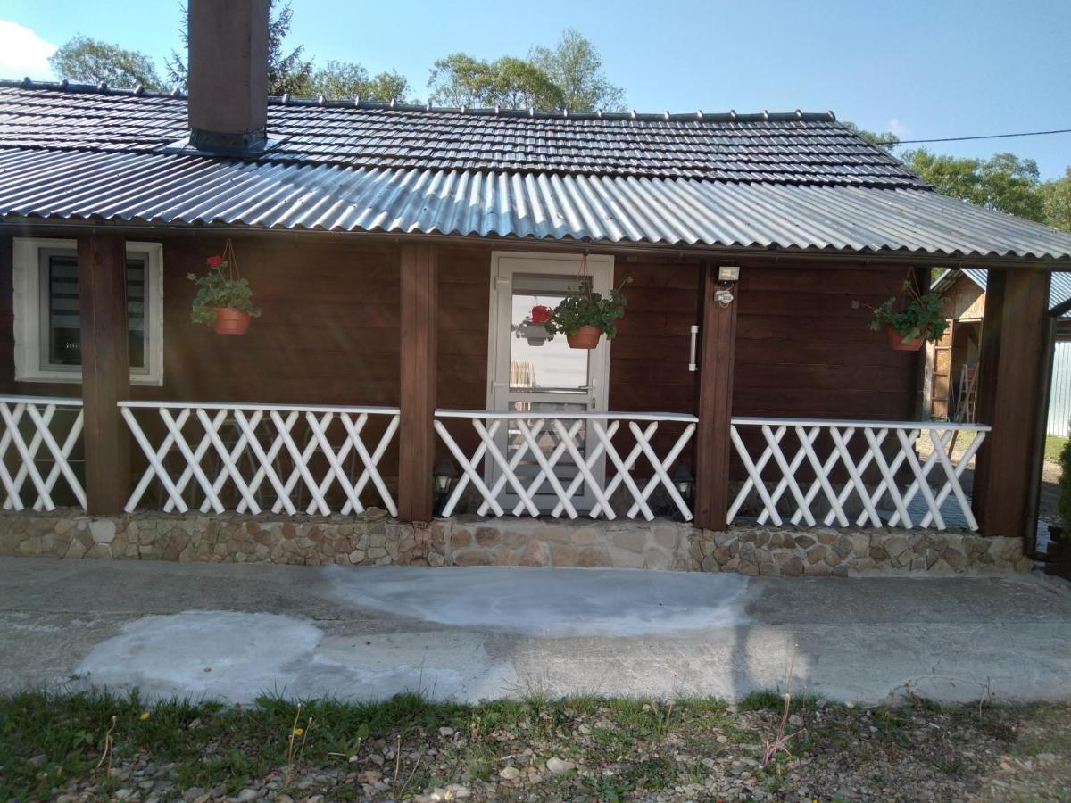 Domek Na Prerii Villa Ustrzyki Dolne Exteriör bild