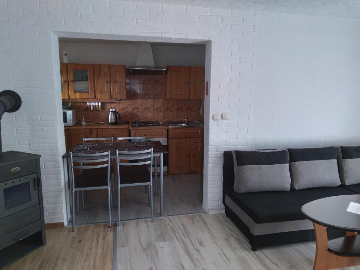 Domek Na Prerii Villa Ustrzyki Dolne Exteriör bild